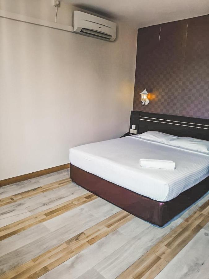 H3 Hotel Tanjung Balai Karimun Exterior foto