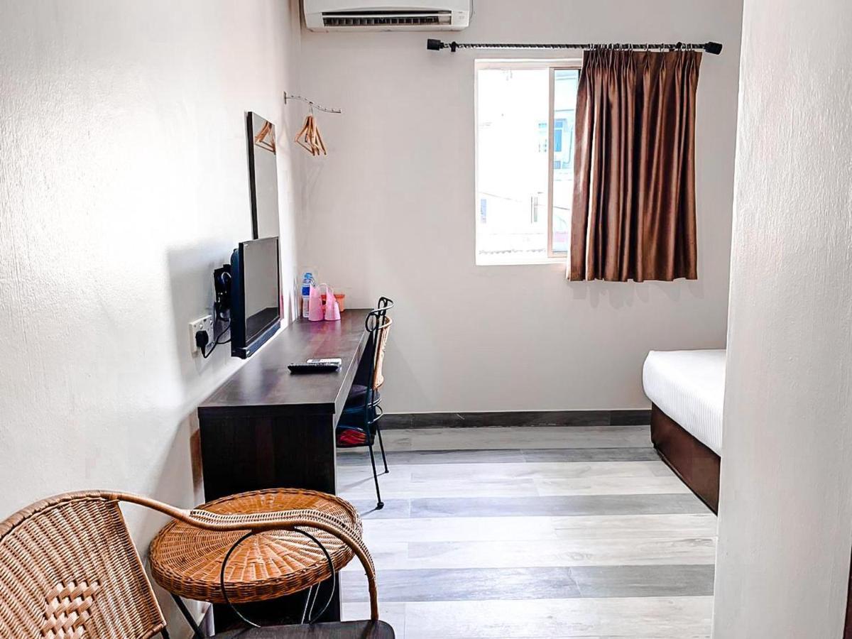 H3 Hotel Tanjung Balai Karimun Exterior foto